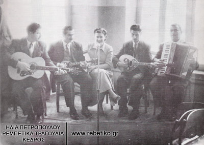 Μία σπάνια φωτογραφία του Τσαουσάκη και της Χρυσάφη (1950)