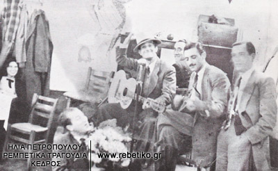 Ο Τζουνάκος (χαμηλά), ο Πετσάς, ο Κλουβάτος