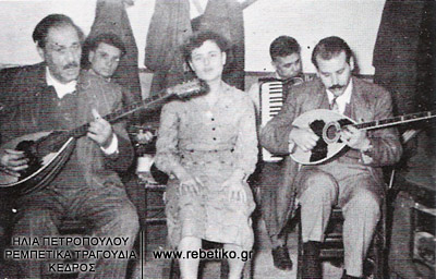 Ο Μάρκος Βαμβακάρης στο πάλκο, αμέσως μετά τον πόλεμο