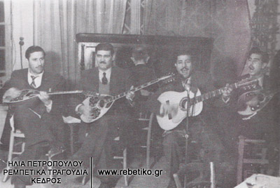 Ο Απόστολος Χατζηχρήστος με τον Κλουβάτο, τον Χρηστάκη και κάποιον άλλο στην "Αρζεντίνα" (1950)